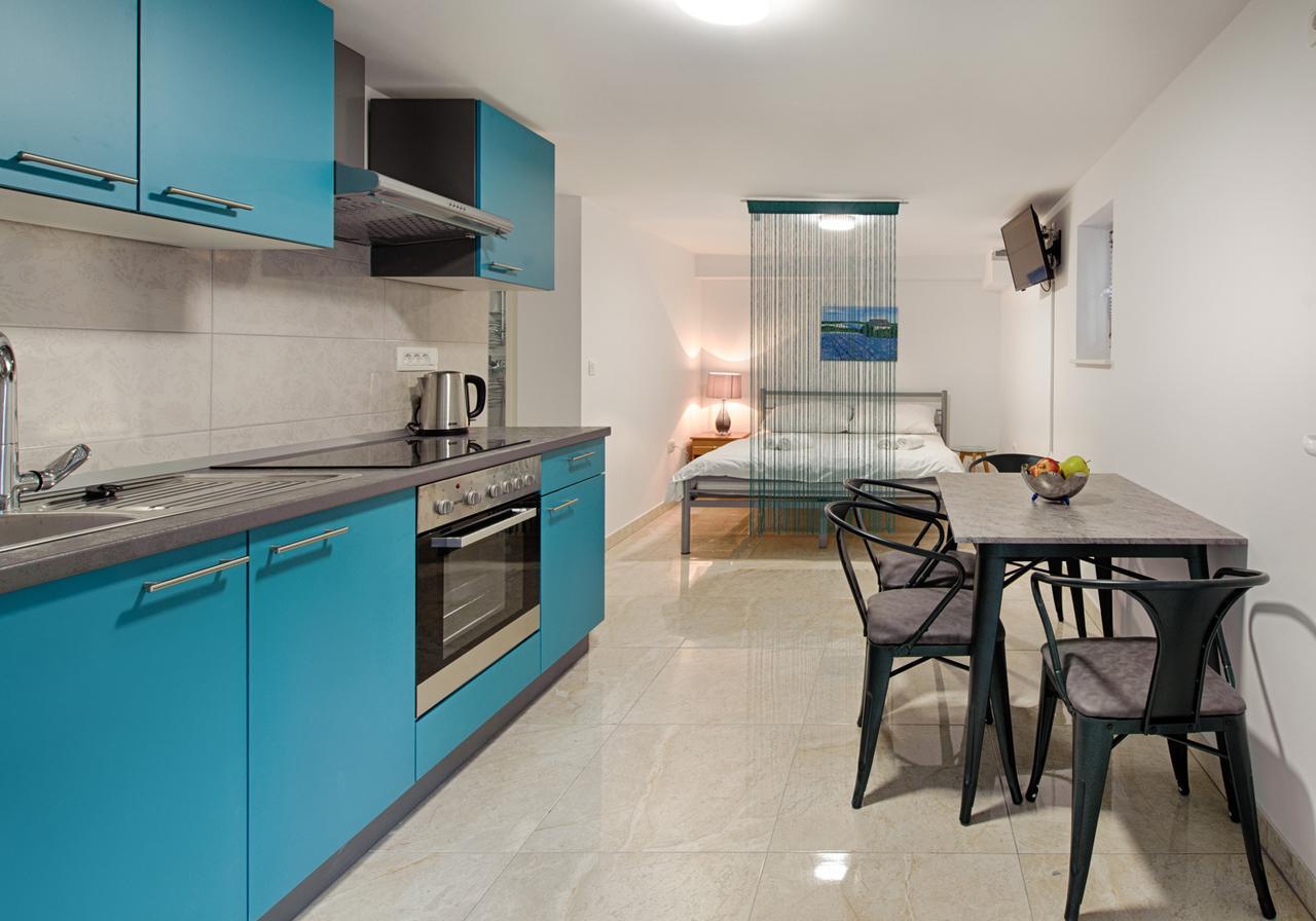 Cezar Luxury Apartment Omiš Eksteriør billede