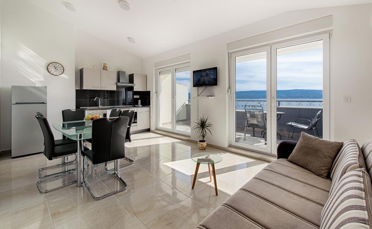 Cezar Luxury Apartment Omiš Eksteriør billede