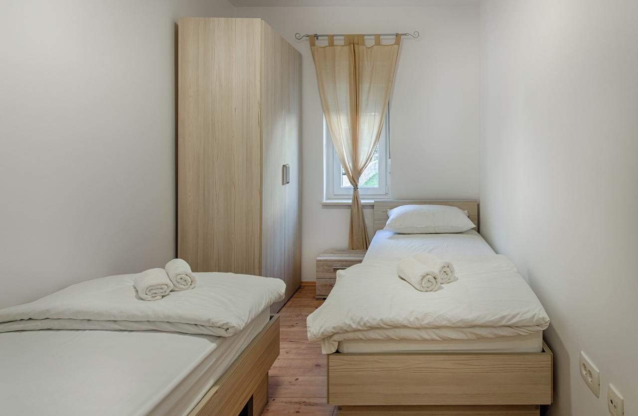 Cezar Luxury Apartment Omiš Eksteriør billede