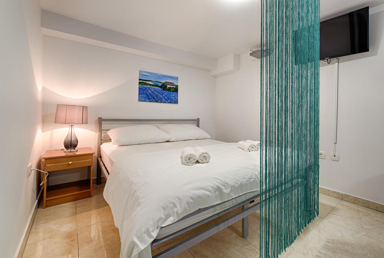 Cezar Luxury Apartment Omiš Eksteriør billede