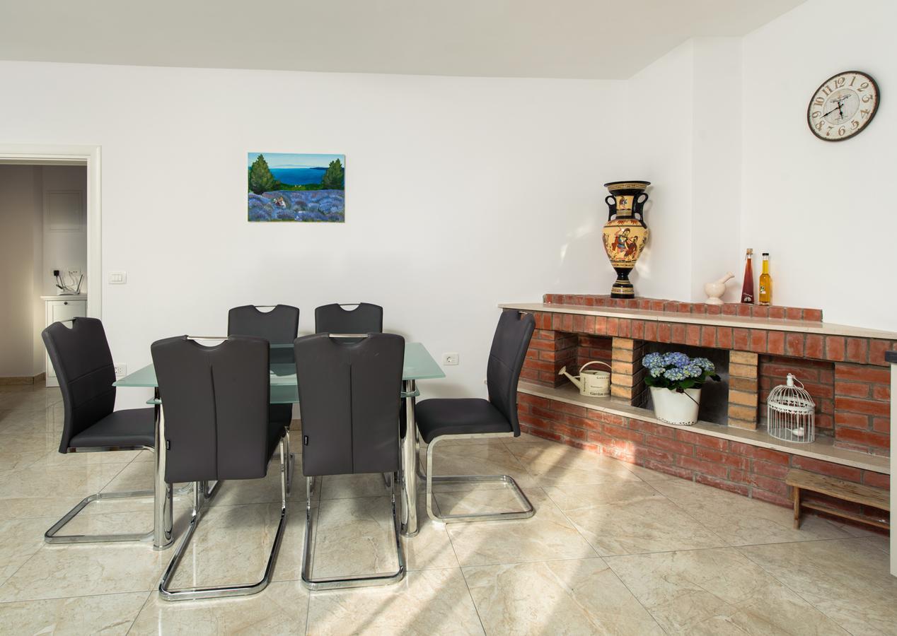Cezar Luxury Apartment Omiš Eksteriør billede