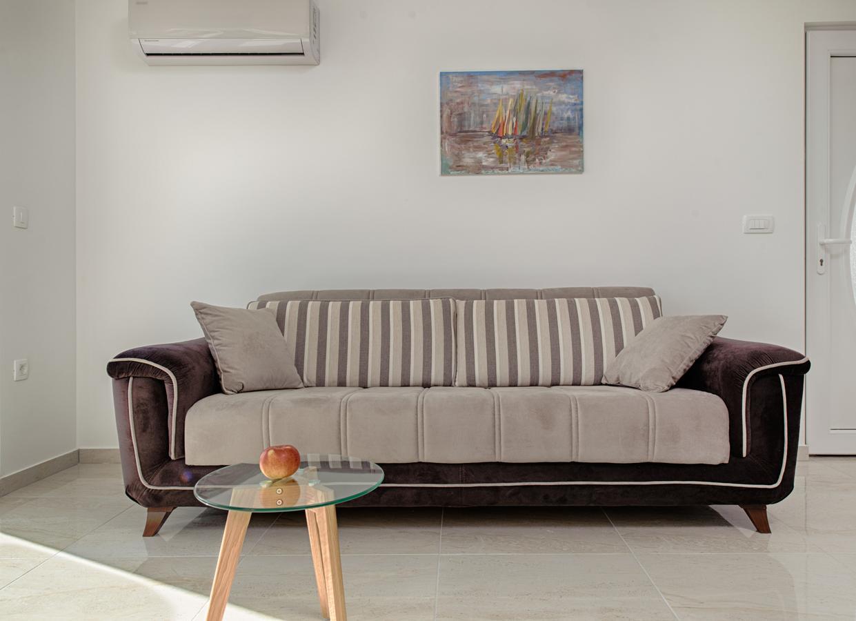 Cezar Luxury Apartment Omiš Eksteriør billede